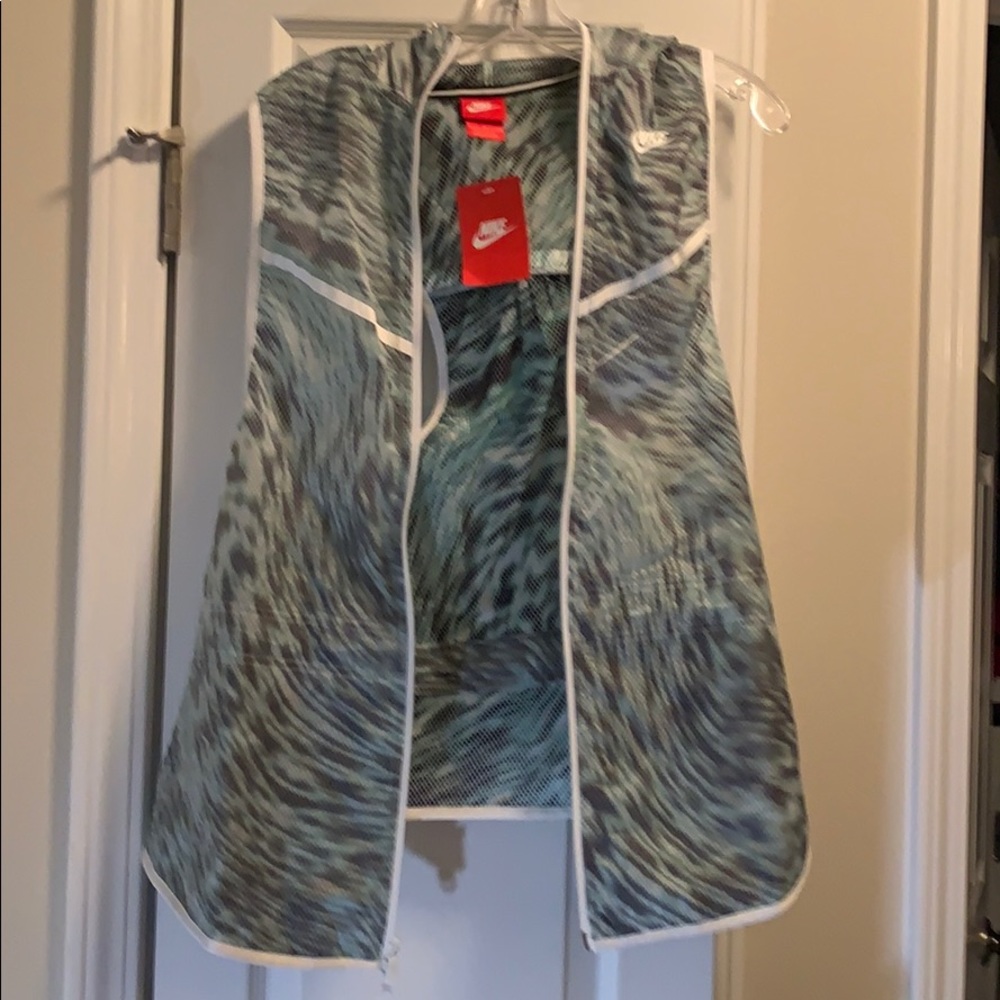 Nike running rain vest lightweight size small